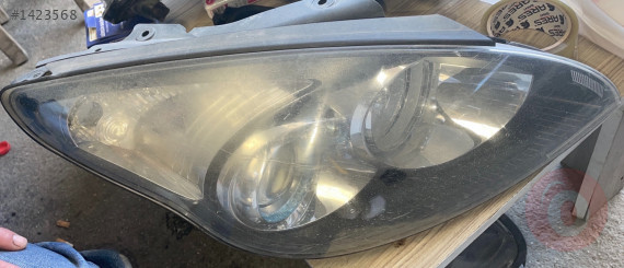 Hyundai i30 sağ ön far lambası çıkma orjinal