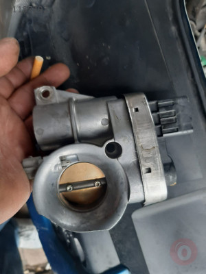 RENAULT CLİO 2 1.2 BENZİNLİ ÇIKMA GAZ KELEBEĞİ