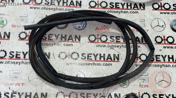 1K4837702C vw golf 5 sağ ön kapı çerçeve lastiği fitili