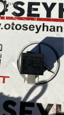 61366901469 bmw siyah röle 4 pin