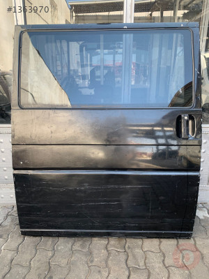 TRANSPORTER T4 91-04 SÜRGÜLÜ KAPI ORTA SAĞ SİYAH 7D1843108L
