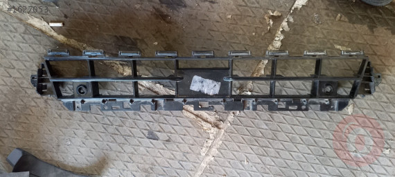 81A807647E - Audi Q2 Ön Tampon Orta Izgara Orjinal Çıkma