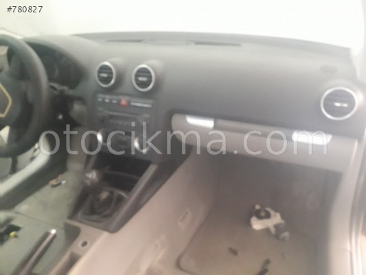 AUDİ A3 DOLU TORPİDO 2004.2009