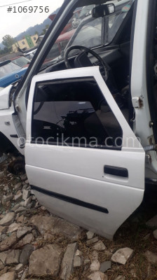 lada vega çıkma sol arka dolu kapı
