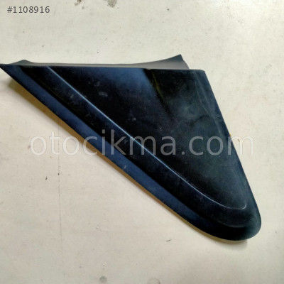 Peugeot 208 ön çamurluk üçgeni sol