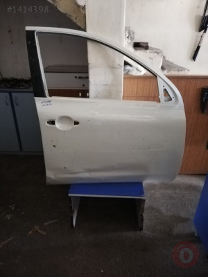 Nissan micra çıkma sağ ön kapı