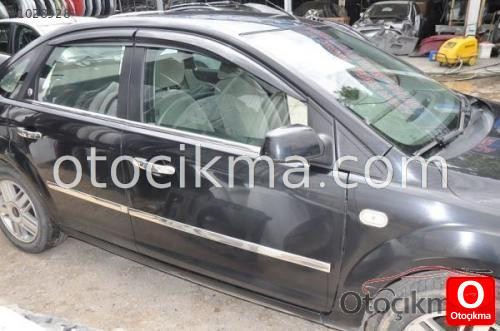 FORD FOCUS SEDAN SAG ON KAPI HAKAN OTO ÇIKMA DAN