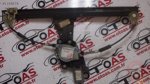 0479000FI FİAT DOBLO SOL ÖN CAM KRİKOSU