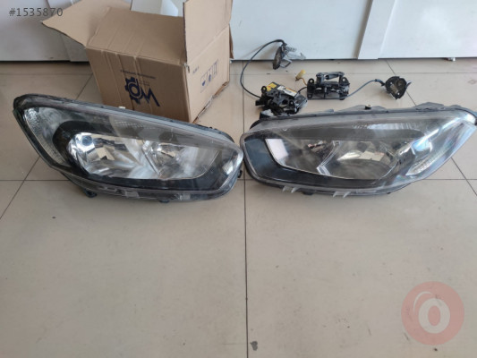 Ford Courier Sağ Sol Far ET7613W030 ET7613W029