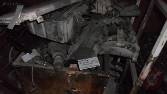 MERCEDES BALİNA KASA 126 6 SİLİNDİR 300 MOTOR PARÇALARI