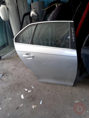 VOLKSWAGEN JETTA ÇIKMA HATASIZ SAĞ ARKA KAPI