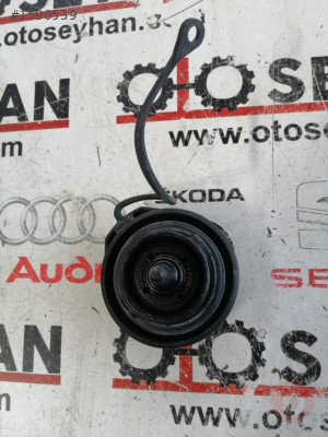 3AA201553A audi a3 2020 iç depo kapağı