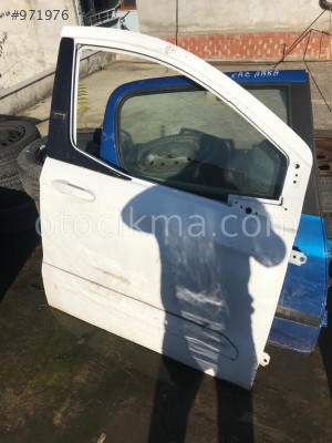 FORD COURİER SAĞ ÖN KAPI GÜÇMANLAR OTO