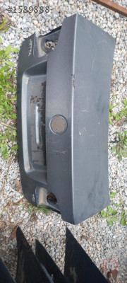 Volkswagen Jetta bagaj kapağı çıkma