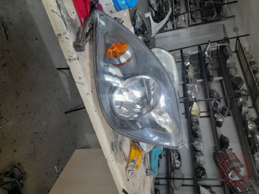 2005 model ford fiesta yansanayi far cikma.parca