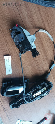 Peugeot 301 sol arka kapı kilidi ve kilit mekanizması