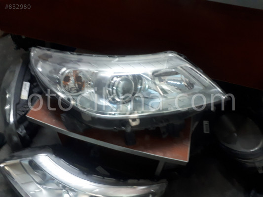 RENAULT LATÜTÜT SAĞ ZENON FAR