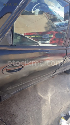 RENAULT LAGUNA1 SAĞ ARKA KAPI VE TÜM ÇIKMA ORJİNAL PARÇALAR