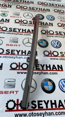 toyota yaris 2012 sağ arka kapı cam kızağı