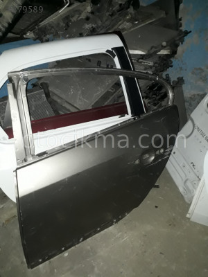 2011 model  fluence  sol arka kapı fume