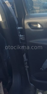 2009 peugeot 207 1.4 benzinli çıkma sağ arka kapı menteşe