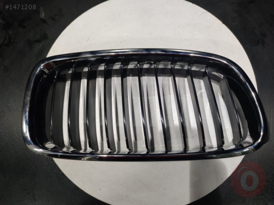 BMW 3 Serisi F30 Sağ Böbrek Izgarası Sıfır Orjinal 511374058