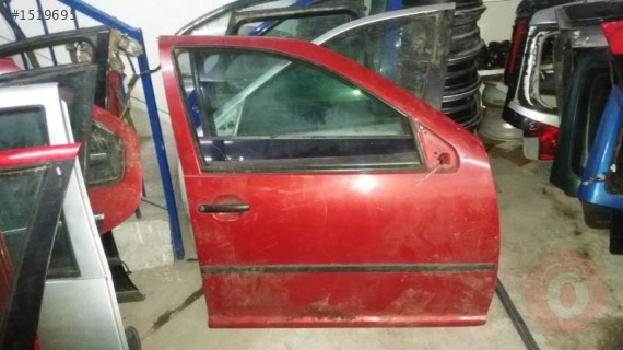 BORA ÇIKMA SAĞ ÖN KAPI  ÇIKMA PARÇALAR