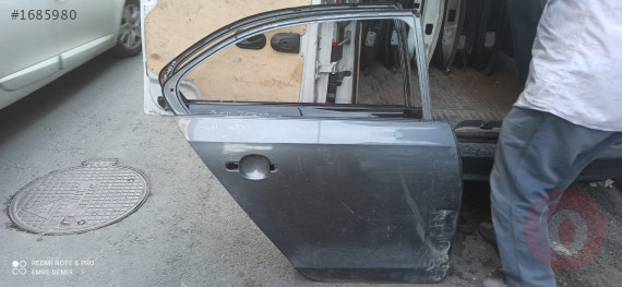 2011-2017 JETTA SAĞ ARKA KAPI VOLKSWAGEN ORJİNAL ÇIKMA PARÇA
