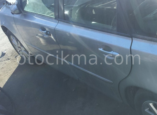 2005 VOLVO V50 ORİJİNAL SOL YAN PANEL.