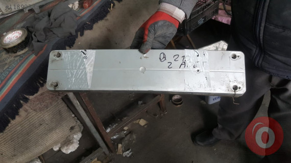 210 E SERİSİ TAMPON PLAKALIK MERCEDES ORJİNAL ÇIKMA PARÇA