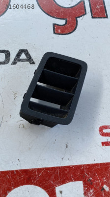 toyota corolla 2008 göğüs sağ üst havalandırma ızgarası