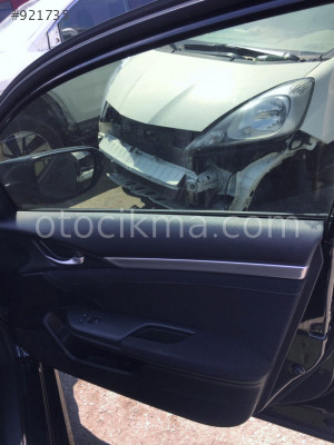 2018 HONDA CİVİC ORİJİNAL SAĞ KAPI DÖŞEMESİ.