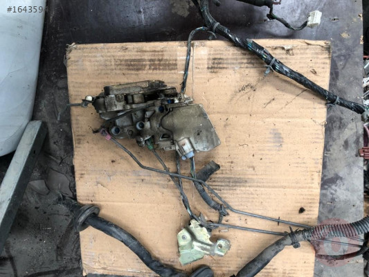 nissan skystar  2003/2011 sağ sol komle kapı kilidi