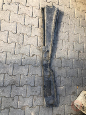2009-2013  audi a3 cam ön ızgarası çıkma
