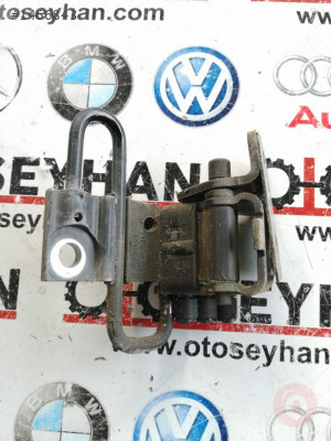 8E0831411E audi a3 2008 sol ön kapı alt menteşe