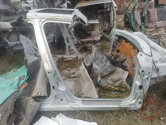 RENAULT LAGUNA 2 SAĞ MARŞPİYEL KESME