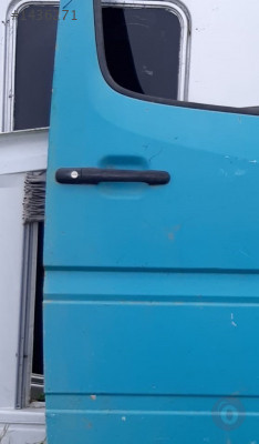 mercedes sprinter 309 çıkma sağ ön kapı kolu