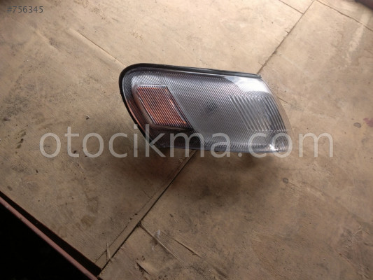 1995 TOYOTA COROLLA ARKA SİNYAL ÇIKMA.