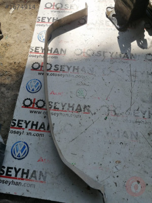 1K0201656C seat leon 2010 yakıt deposu tutucu demiri