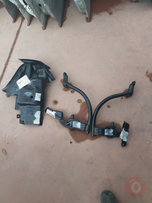 VW PASSAT B8 SAĞ SOL BAGAJ MENTEŞESİ VE SAĞ STOP YUVA SACI