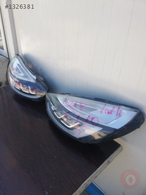 RENAULT CLİO 5 SAĞ VE SOL ÖN FARLAR LEDLİ