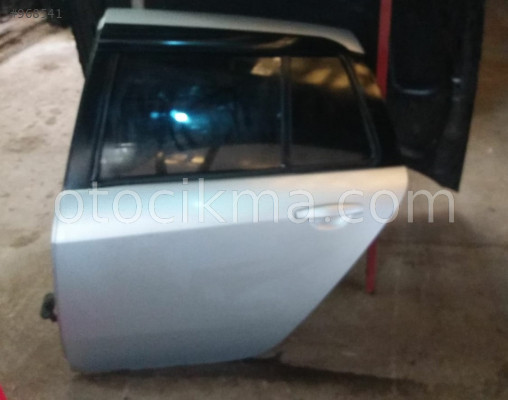 2010 model renault clio çıkma sol arka dolu kapı