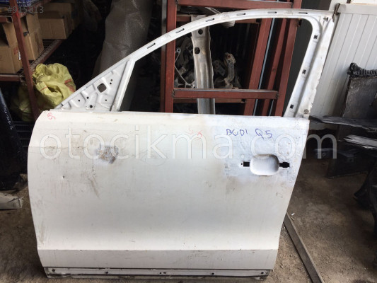 AUDİ Q5 SOL ÖN KAPI VE TÜM ÇIKMA YEDEK PARÇALAR