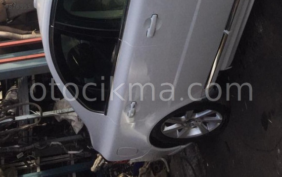 VOLVO S80 HATASIZ SAĞ ARKA KAPI.