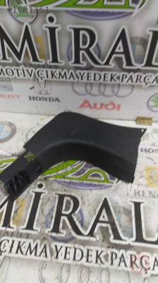 768368753R 2018 MEGAN 4 SAĞ ÖN İÇ KAPLAMA