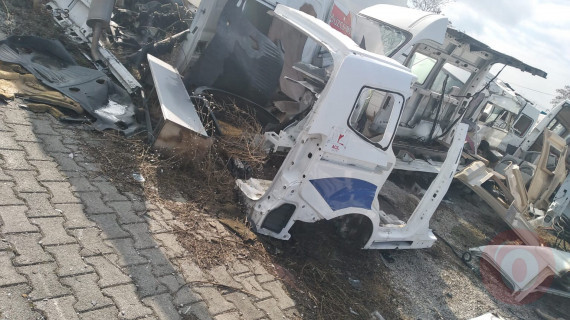 Ford courier çıkma sağ arka çamurluk
