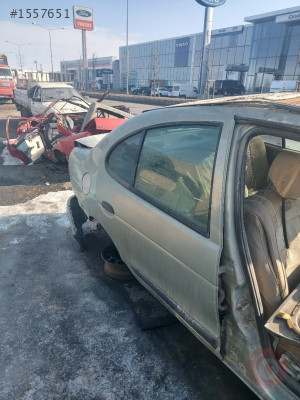 RENAULT MEGAN 1 ÇIKMA SAĞ ARKA KAPI