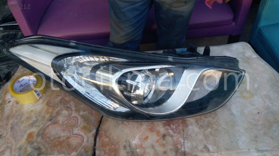 Hyundai Elentra sağ far Çıkma