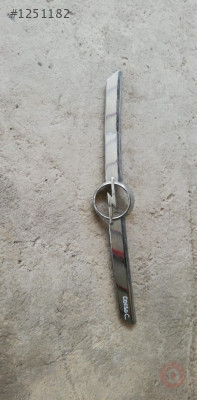 opel corsa c kasa çıkma ön panjur nikelajı.