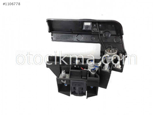 AUDİ A4 A5 A6 A8 Q5 Q7 SİGORTALI ARTI KUTUP BAŞI 8J0915459